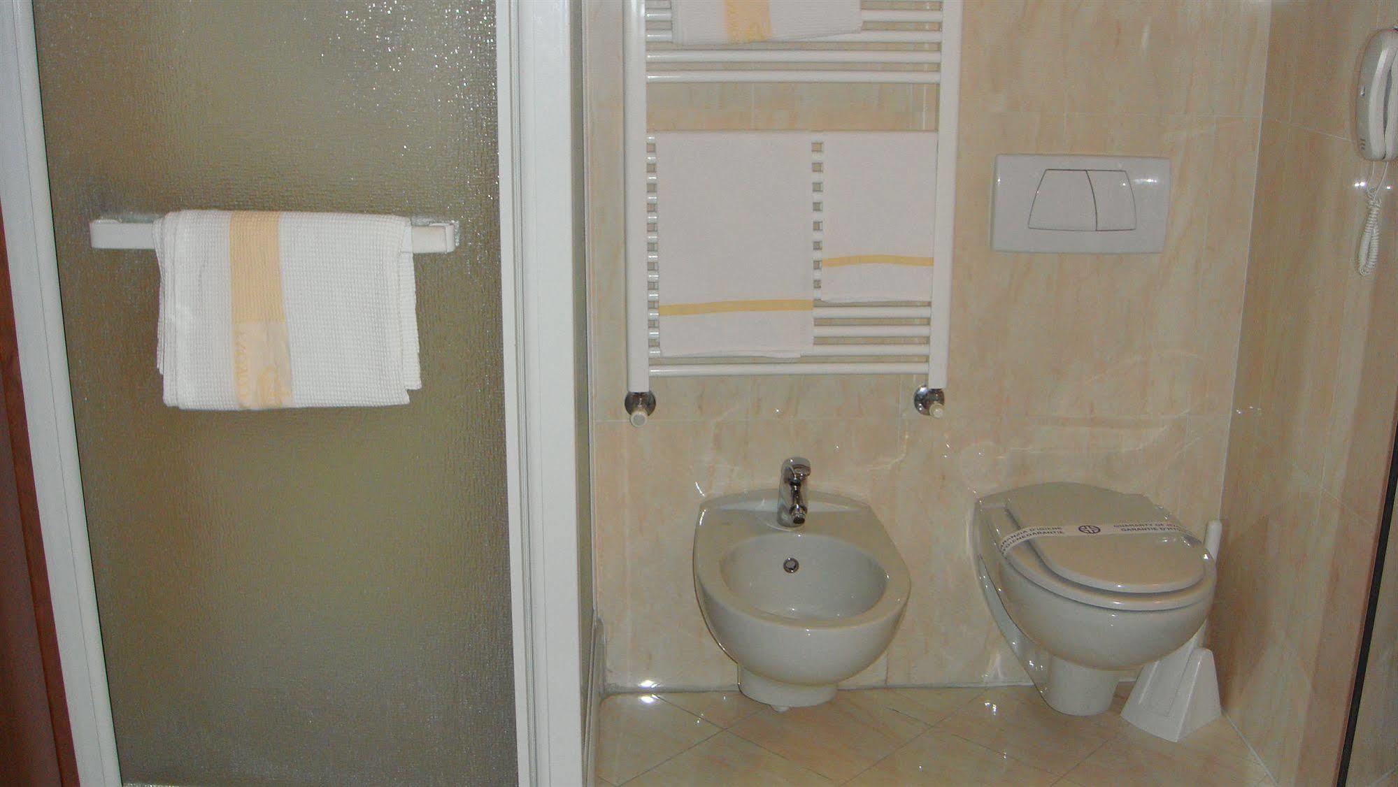 Albergo Corona Domodossola Kültér fotó