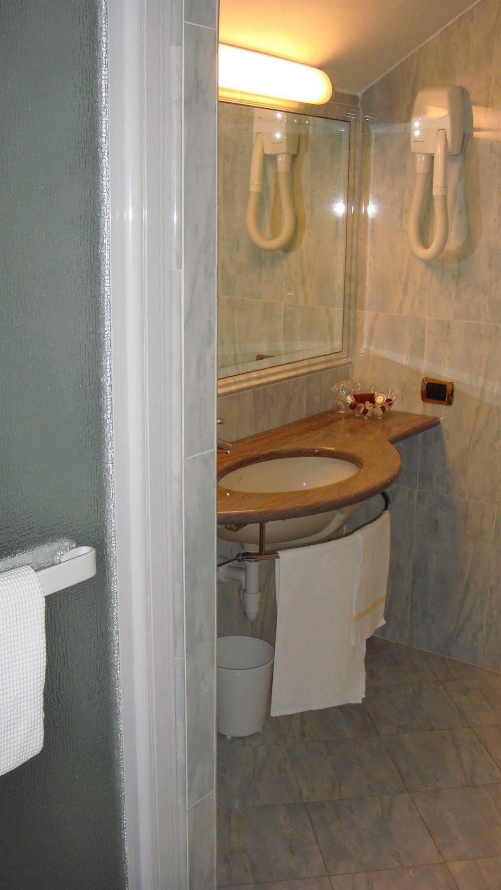 Albergo Corona Domodossola Kültér fotó